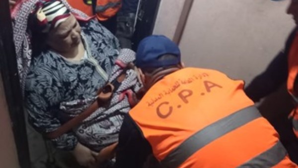 استجابة فورية من الأجهزة الأمنية بالحيرة بنقل مُسنة للمستشفى 