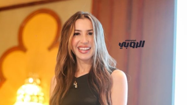 الفنانة جنات 