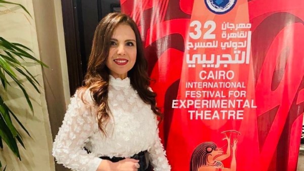 الفنانة إيناس نور 
