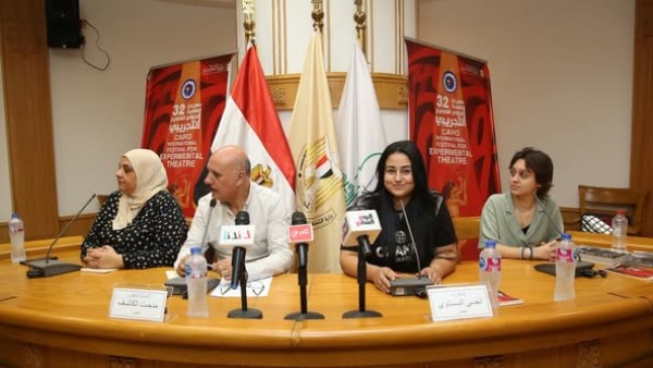 مهرجان المسرح التجريبي يكرّم اسم الدكتور هناء عبد الفتاح بمشاركة زملائه وتلاميذه