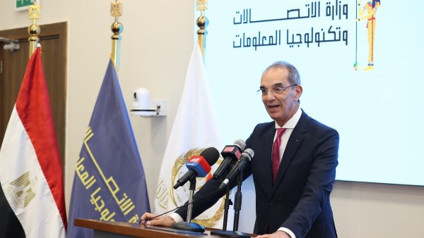 وزير الاتصالات: استضافة القاهرة لقمة "جايتكس" المقبلة اعتراف دولي بريادة مصر في الذكاء الاصطناعي