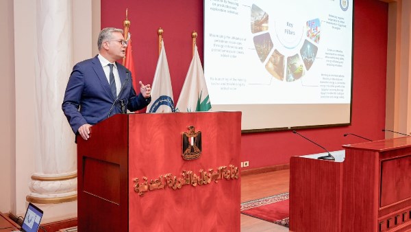 وزير البترول يبحث مع الشركات العالمية تعزيز الشراكات الاستراتيجية