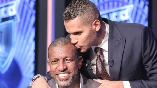حبيب الكل ..عمر ربيع ياسين يهنئ والده بعيد ميلاده