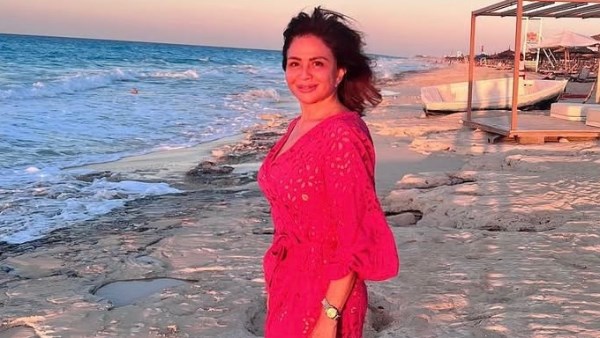 إلهام شاهين تودع الصيف وتعلق: أتمني لو أعيش أمام البحر طول السنة