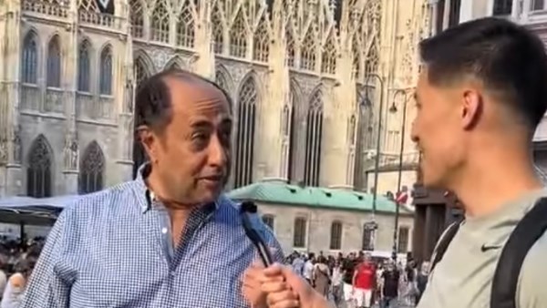 شاهد ماذا قال السفير حسام زكي للبلوجر الياباني؟
