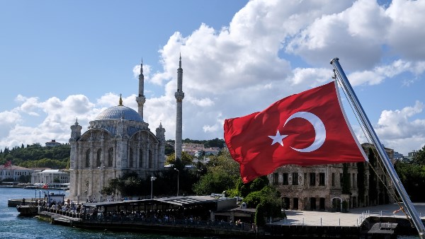 وزيرا خارجية تركيا وإيران يبحثان تهدئة التوترات الإقليمية