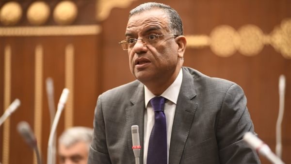 محمود مسلم يطالب ببث جلسات مجلس النواب على الهواء