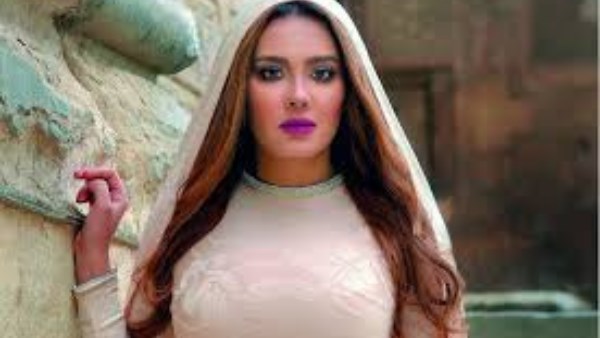 الفنانة مي القاضي