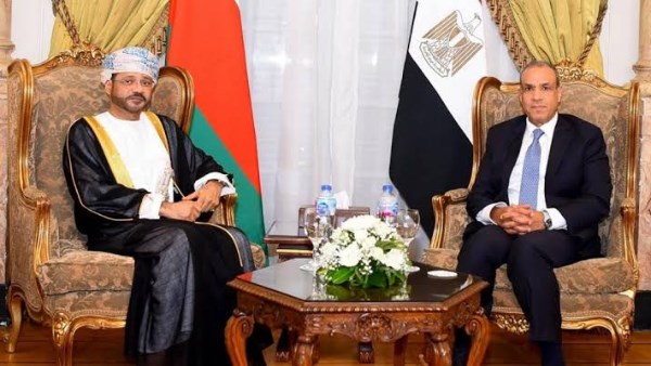 وزير الخارجية  ونظيره العماني