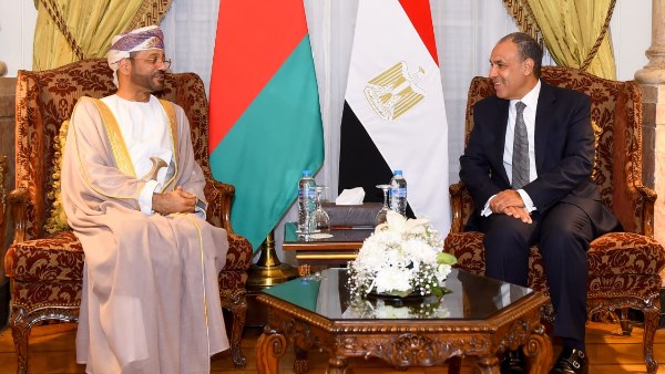 وزير الخارجية و نظيره العماني 