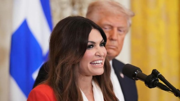 كيمبرلي غيلفويل السفيرة الأمريكية لدى اليونان 