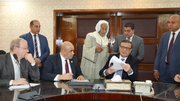 وزير الزراعة واستصلاح الأراضي