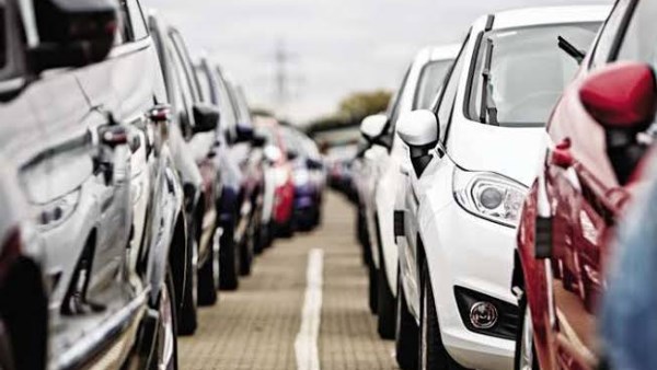 المركبات المرخصة والمؤمن عليها