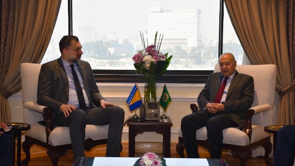 أحمد أبو الغيط يستقبل وزير خارجية البوسنة والهرسك 