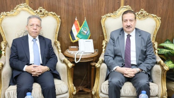 نقيب الأطباء يلتقي محافظ المنوفية 