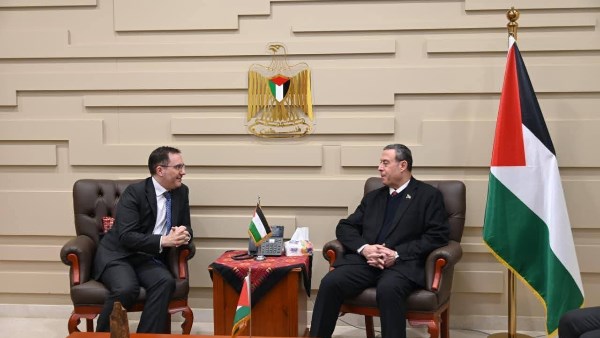 السفير الفلسطيني ونظيره البريطاني 