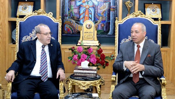 لعجوزي يلتقي رئيس جامعة المنصورة 