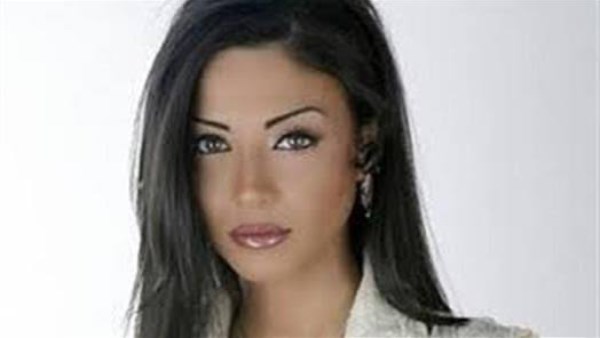 دوللي شاهين