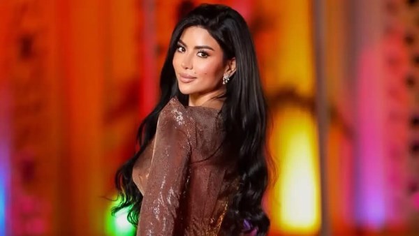 كارولين عزمي 