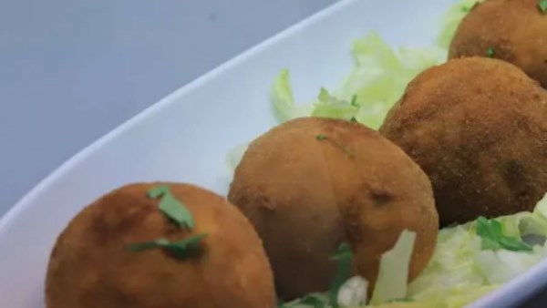 طريقة عمل ميني كوردن بلو...بمذاق لا يقاوم طريقة عمل ميني كوردن بلو...بمذاق لا يقاوم