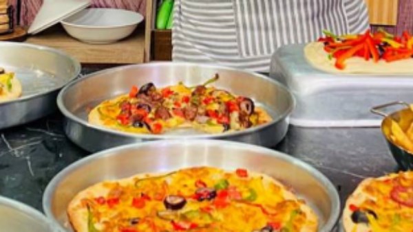 طريقة عمل فطير وش بيتزا.. خطوة بخطوة