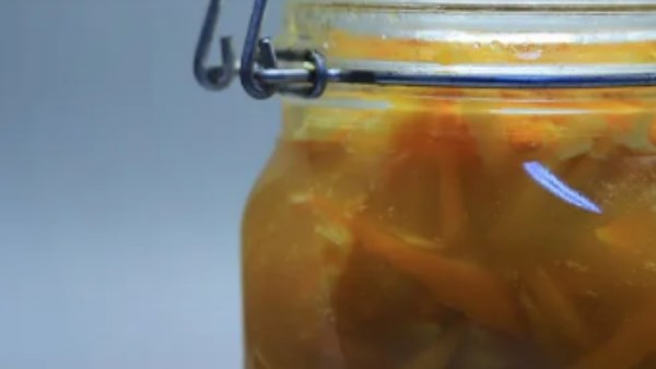 بدل ما ترميه.. طريقة عمل مربى قشر البرتقال بأسهل الخطوات