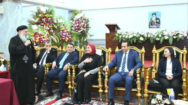 جامعة دمنهور تقدم التهنئة بعيد الميلاد المجيد