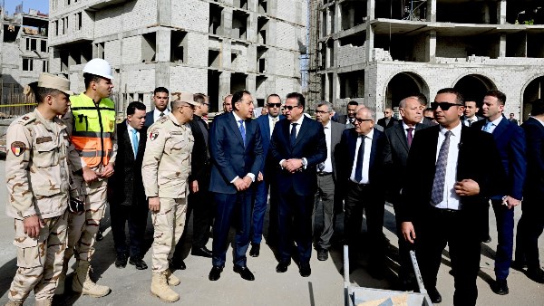 رئيس الوزراء يتفقد مشروع إنشاء مستشفى هليوبوليس الجديدة