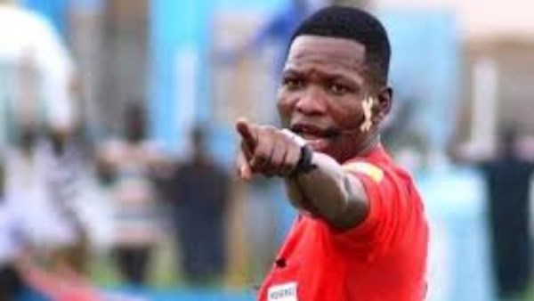 الحكم الغاني دانيال ني آيي لاريا