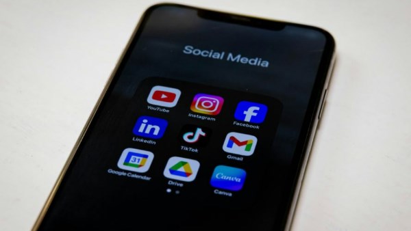 منصات التواصل الأجتماعي