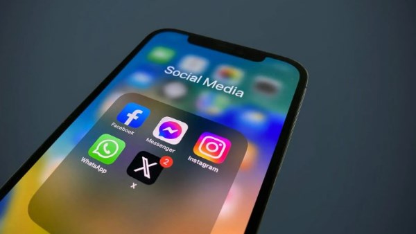 تطبيق الواتساب