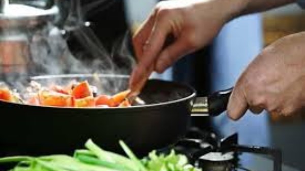 أخطاء طبخ في كل بيت مصري قد تسبب مشاكل صحية خطيرة 
