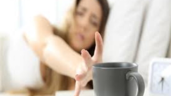 لماذا يحذّر الأطباء من تناول هذه الأطعمة على الريق؟  