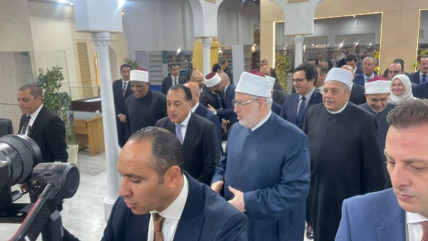 تفقد رئيس الوزراء لجناح الأزهر
