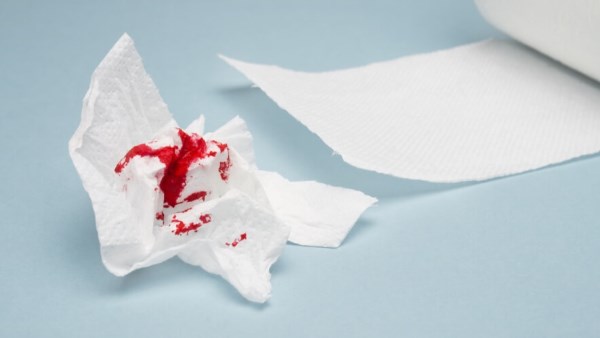 النزيف المهبلي بعد سن اليأس .. ما أسبابه ومتى يكون مقلقًا؟