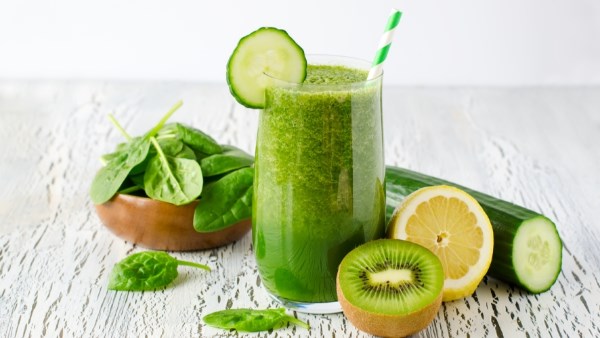 طريقة عمل مشروب الديتوكس بالشاي الأخضر المفيد 