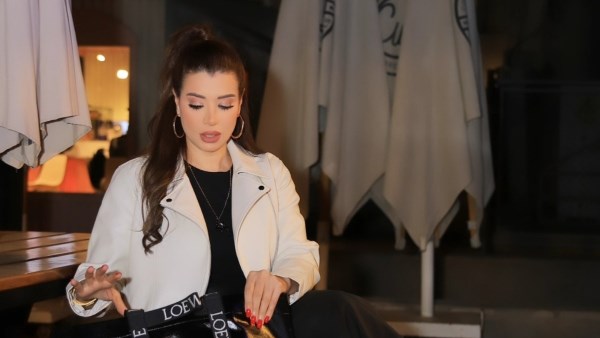 شقيقة عبير صبرى تخطف الانظار حولها فى احدث ظهور لها