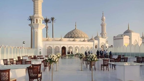 )حكم دخول الحائض قاعة ملحقة بالمسجد لحضور عقد زواج.