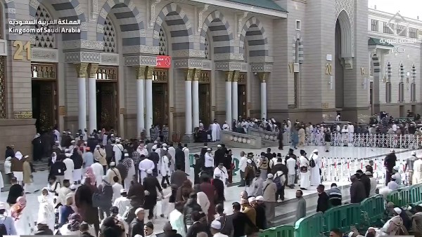 بث مباشر.. شعائر صلاة الجمعة من الحرمين الشريفين