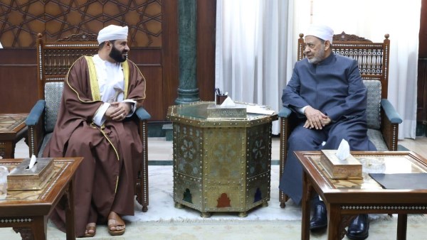 شيخ الأزهر يستقبل وزير الأوقاف العُماني ويبحثان تعزيز التعاون المشترك
