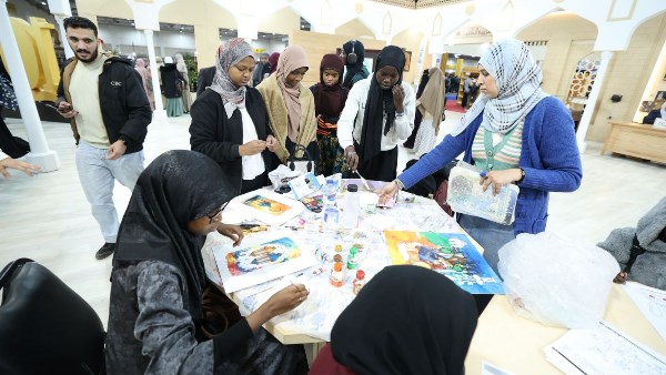 انطلاق فعاليات اليوم الخامس بجناح الأزهر بمعرض الكتاب واستمرار الإقبال الجماهيري على أنشطته التفاعلية