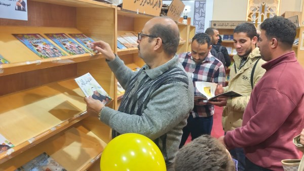 إقبال جماهيري من الكبار على كتاب «الأطفال يسألون الإمام»