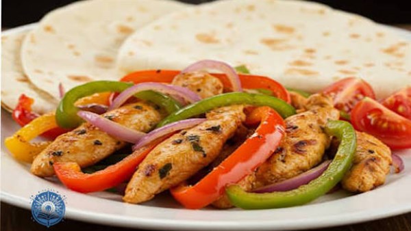 طريقة عمل فاهيتا الدجاج