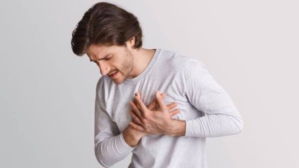 أسباب تسارع ضربات القلب عند الاستيقاظ