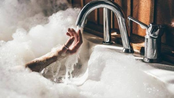 مخاطر الاستحمام بالماء الساخن في الشتاء