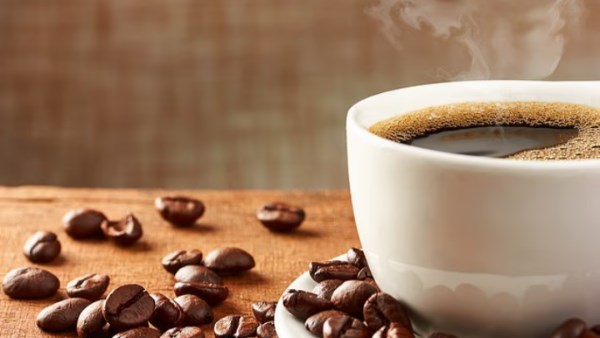 من الأكثر فائدة القهوة أم الشاي ؟