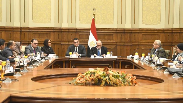  وزير الاسكان