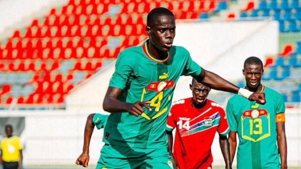 ميلان يتفوق على برشلونة ويخطف الموهبة السنغالية الحاج مالك سيسيه