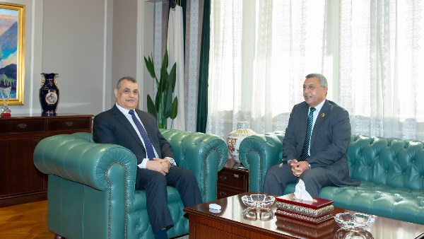 وزير الإنتاج الحربي يستقبل وفد لجنة الطاقة والبيئة بمجلس الشيوخ