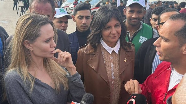 وصول أنجلينا جولي إلى معبر رفح 